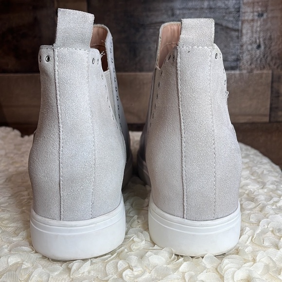 Chelsea & Violet Milo in Gray Leather size 9 - Picture 4 of 10